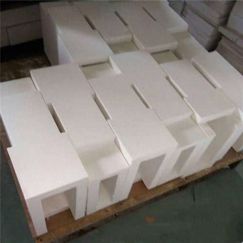 Sillimanite brick