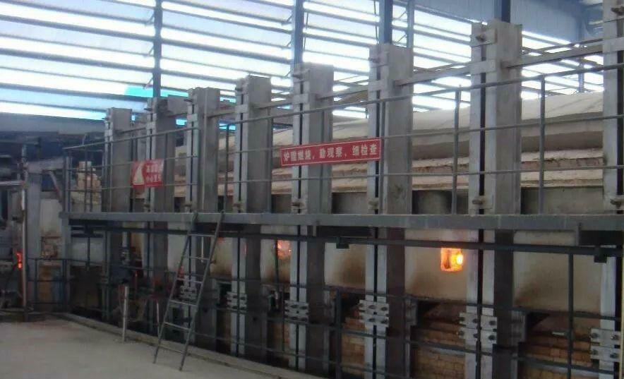 [Popular science] Factors of refractory material alteration in glass tank furnace